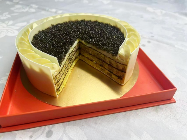 <b>仿真鲟鱼鱼子蛋糕模型</b>